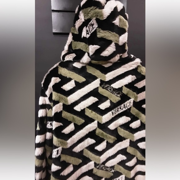 VERSACE jacket 💚🖤 - Picture 4 of 10